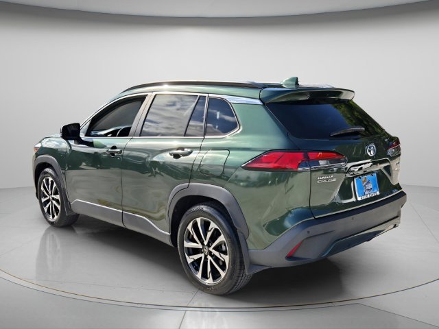 Used 2023 Toyota Corolla Cross XLE w/ Convenience Package FWD image 4