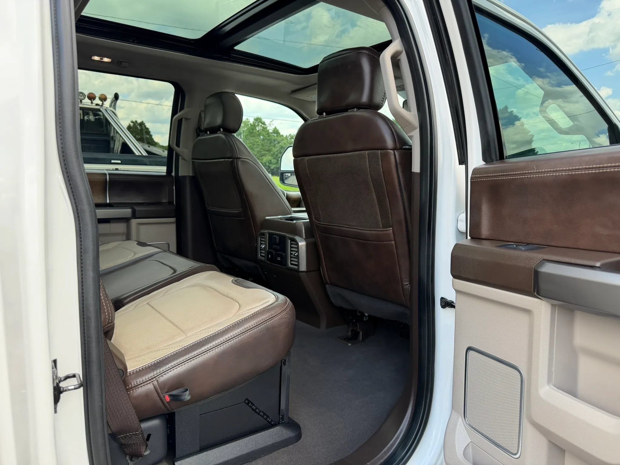 Used 2019 Ford F250 Limited AWD/4WD image 33