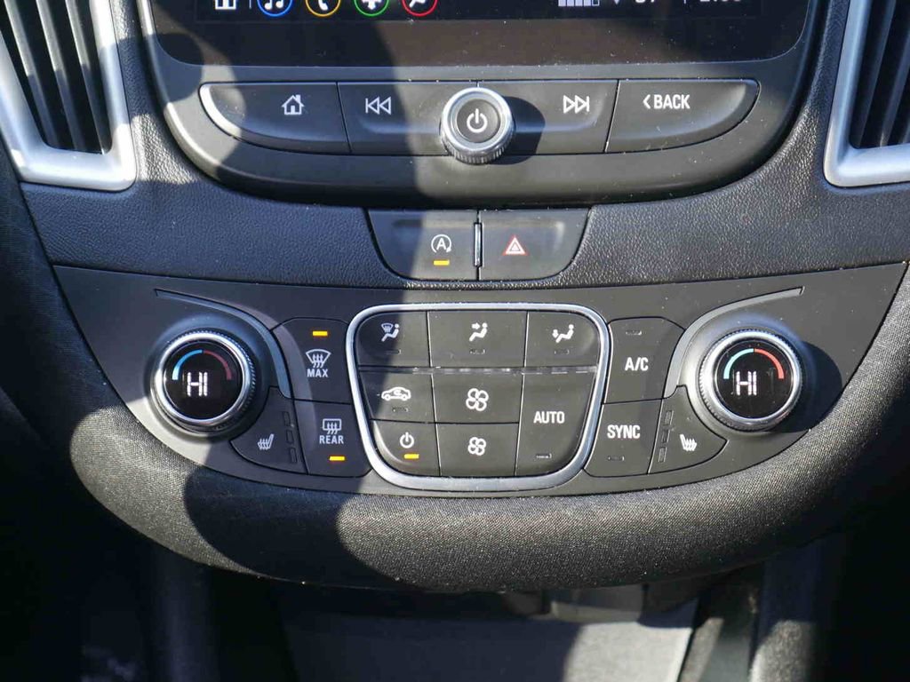 Used 2022 Chevrolet Malibu LT image 8