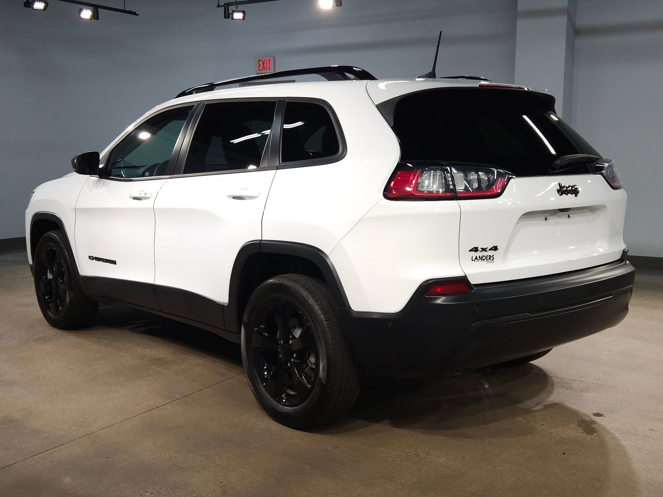 Used 2023 Jeep Cherokee Altitude Lux w/ Lux Elite Package AWD/4WD image 5