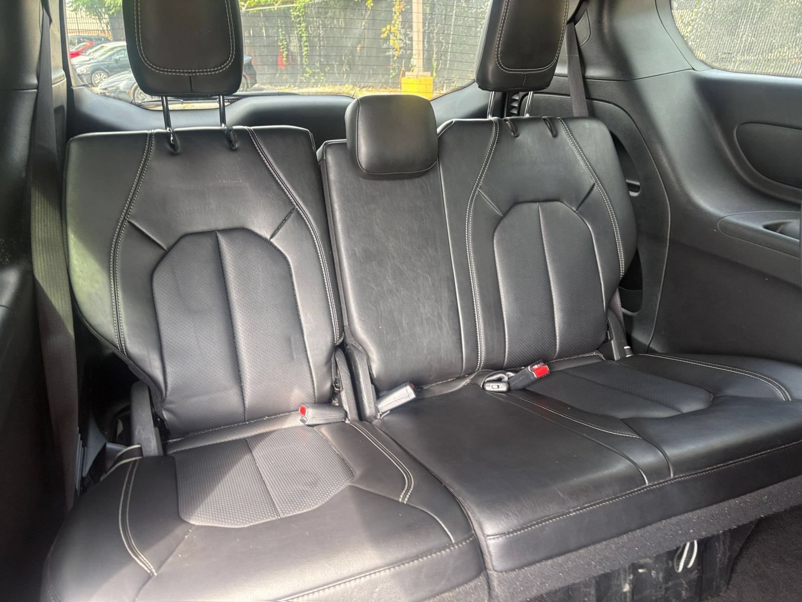 Used 2025 Chrysler Pacifica Select FWD image 22