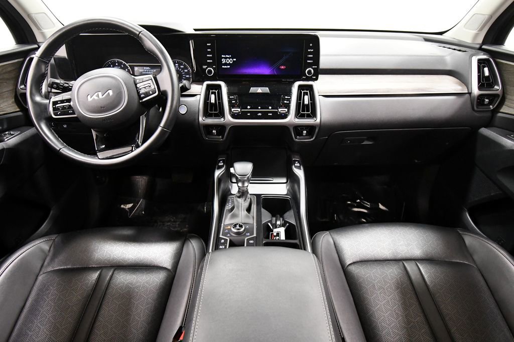 Certified 2022 Kia Sorento X-Line EX AWD/4WD image 3