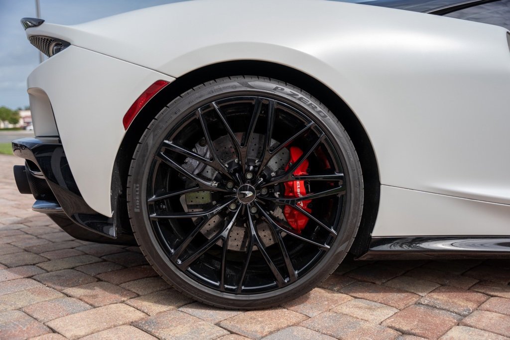 Used 2021 McLaren GT image 11