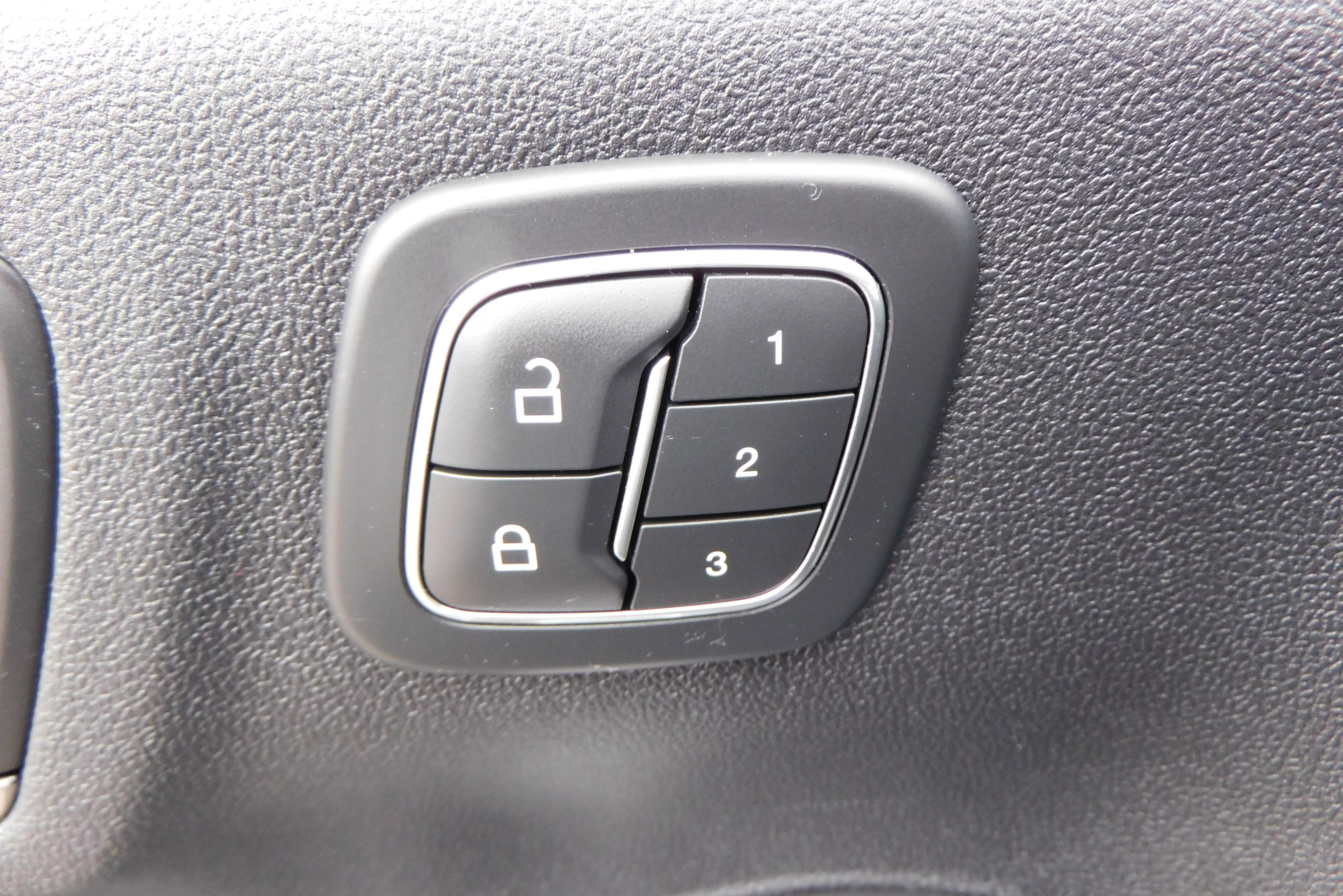 Used 2022 Ford Escape Titanium image 14