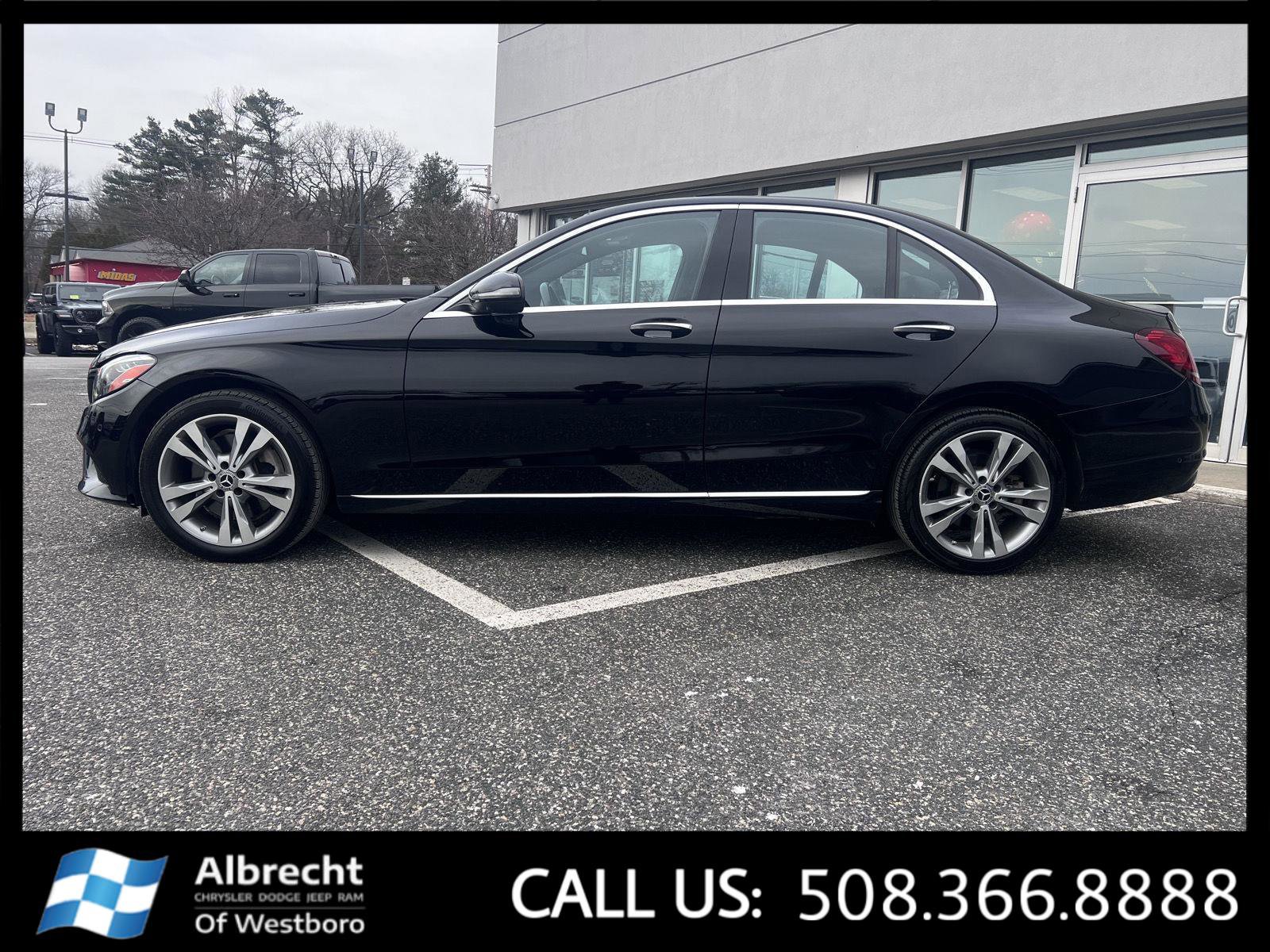 Used 2020 Mercedes-Benz C 300 4MATIC Sedan image 2