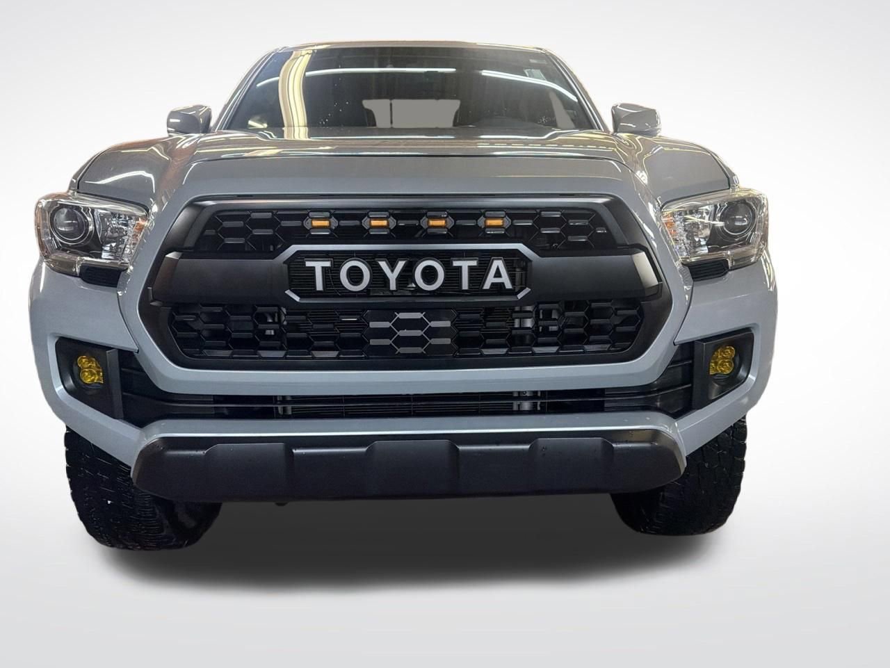 Used 2019 Toyota Tacoma TRD Off-Road w/ TRD Premium Off Road Package AWD/4WD image 8