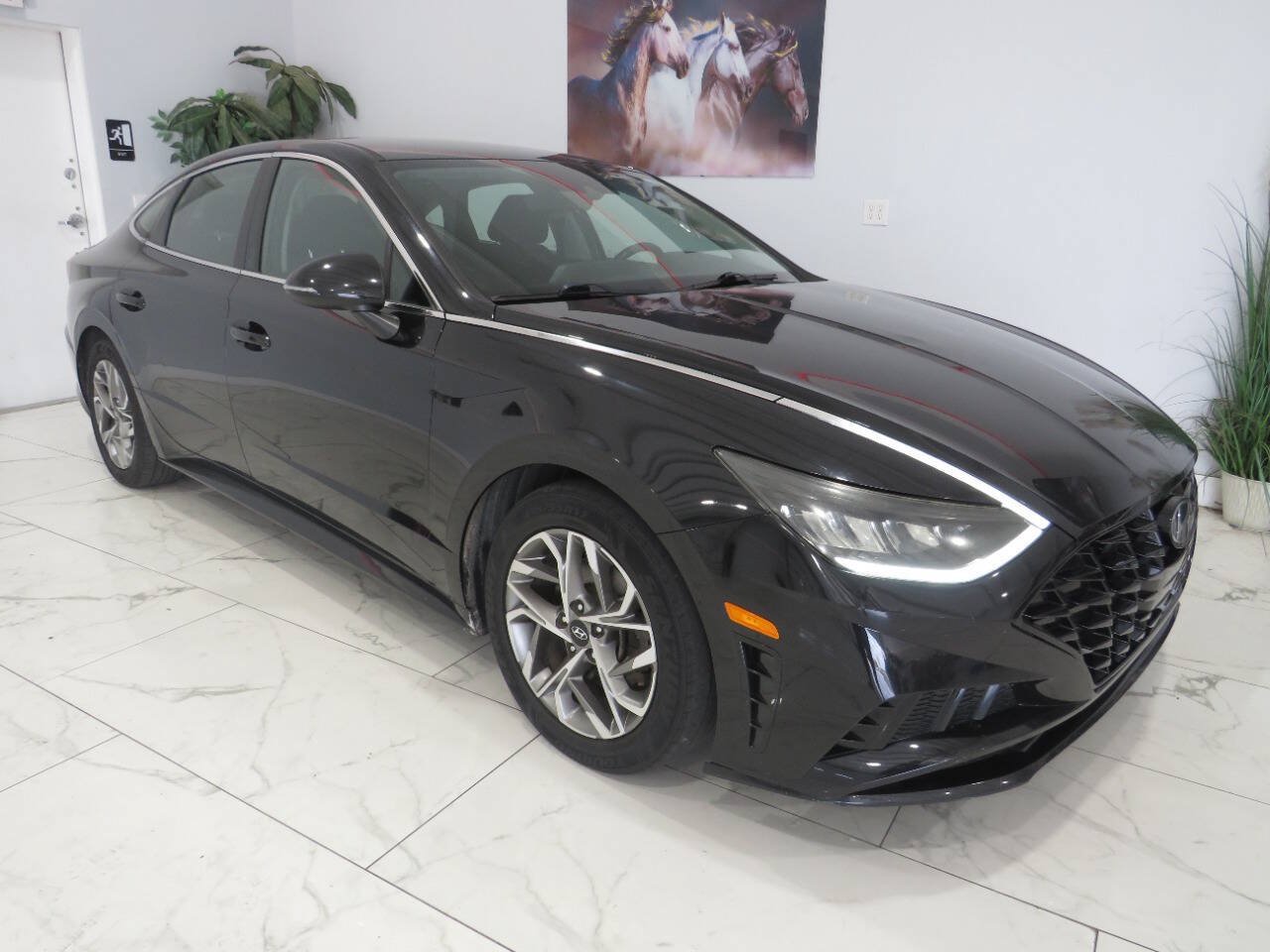 Used 2021 Hyundai Sonata SEL FWD image 2