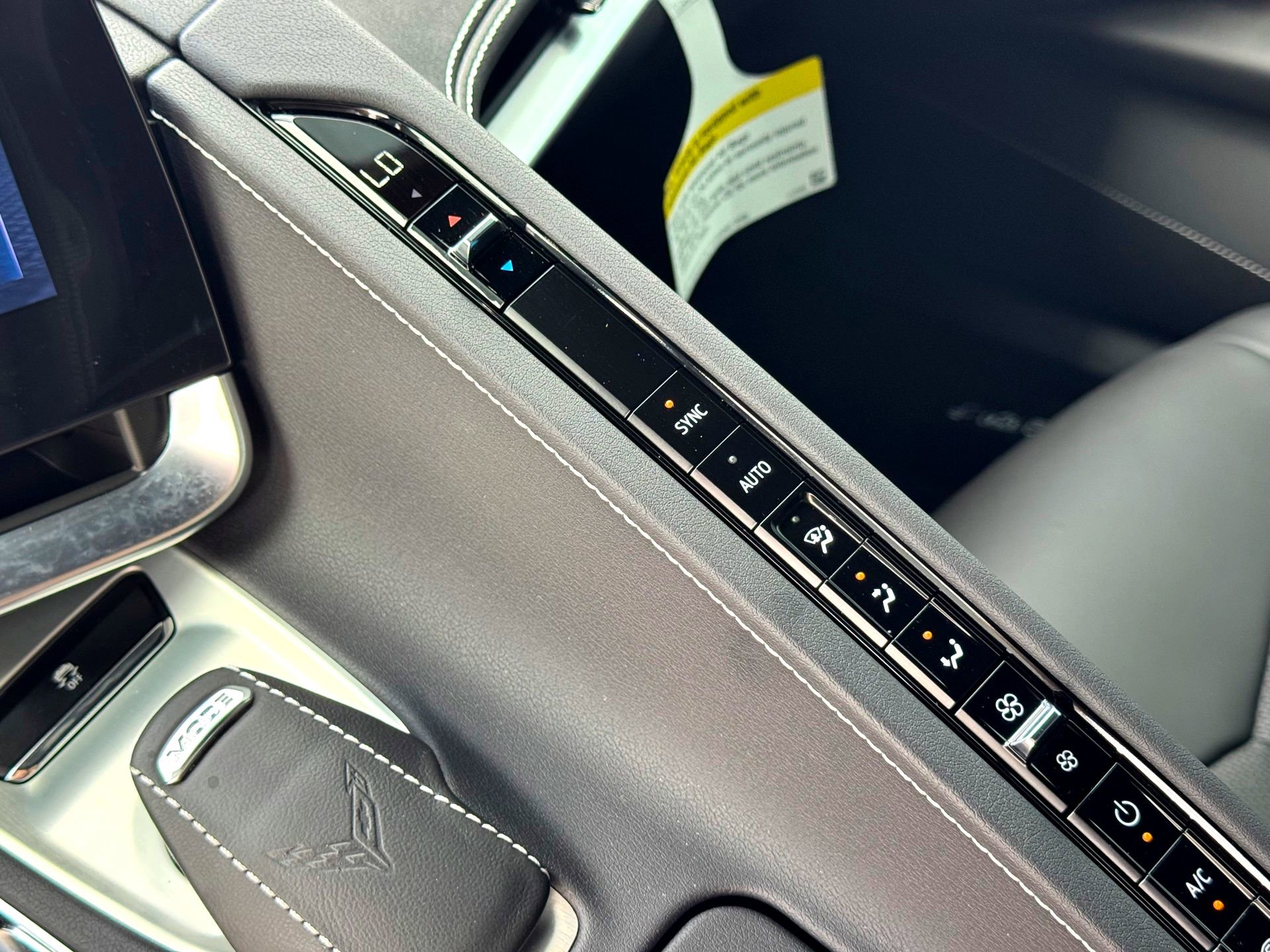 Used 2025 Chevrolet Corvette Stingray Coupe w/ 1LT image 29