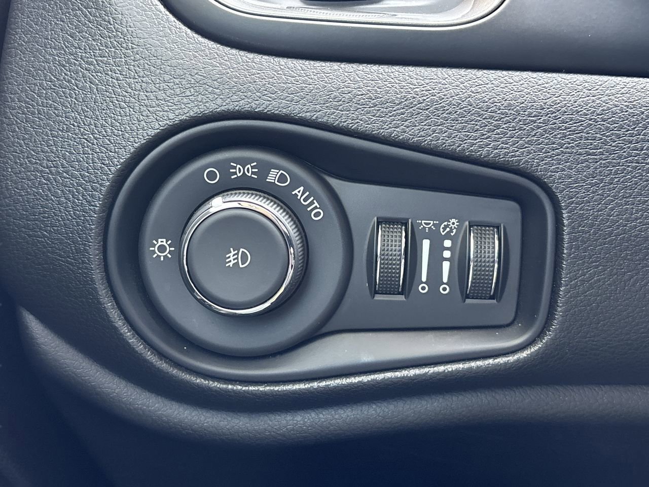 Used 2022 Jeep Renegade Latitude image 25