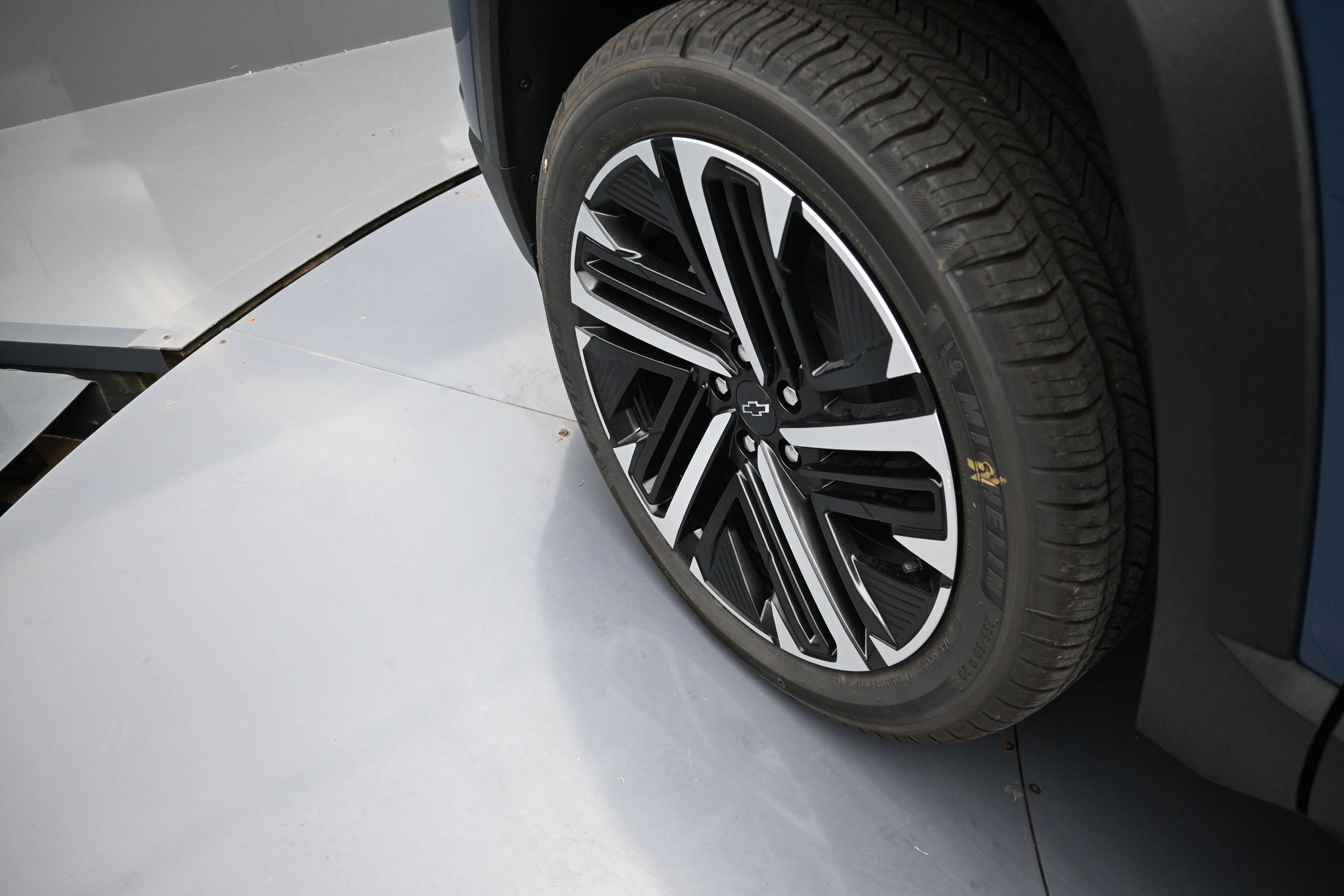 New 2027 Chevrolet Equinox RS w/ Convenience Package III FWD image 37