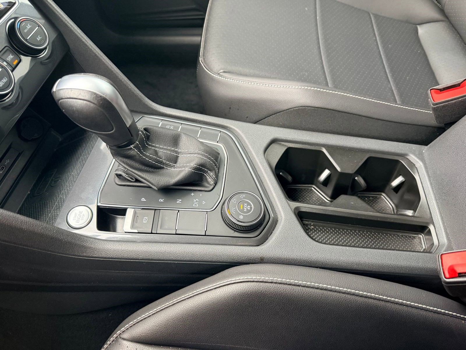 Used 2021 Volkswagen Tiguan SE image 27