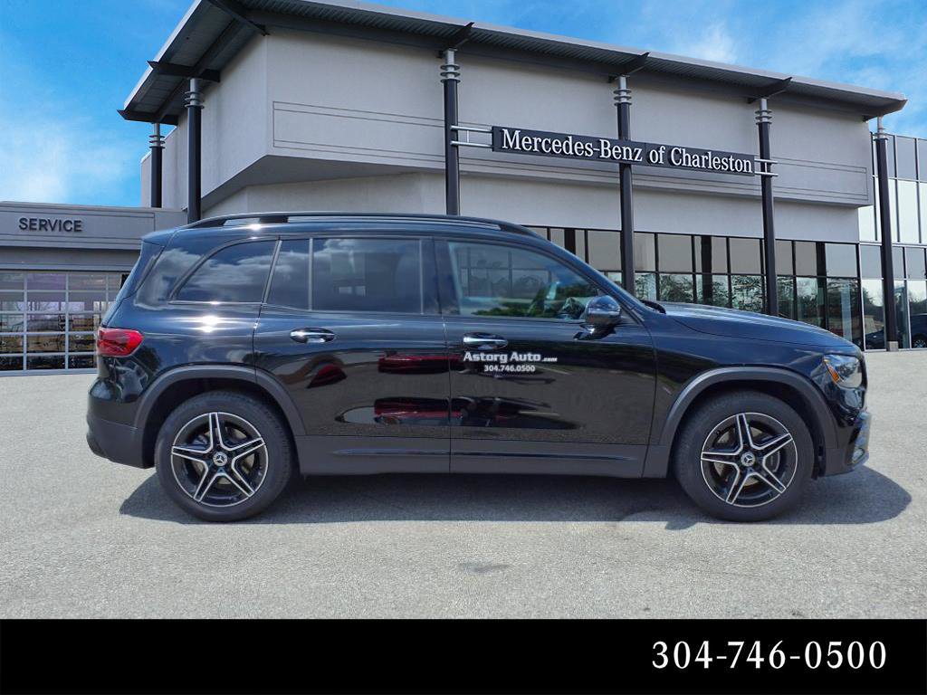 Used 2025 Mercedes-Benz GLB 250 4MATIC image 2