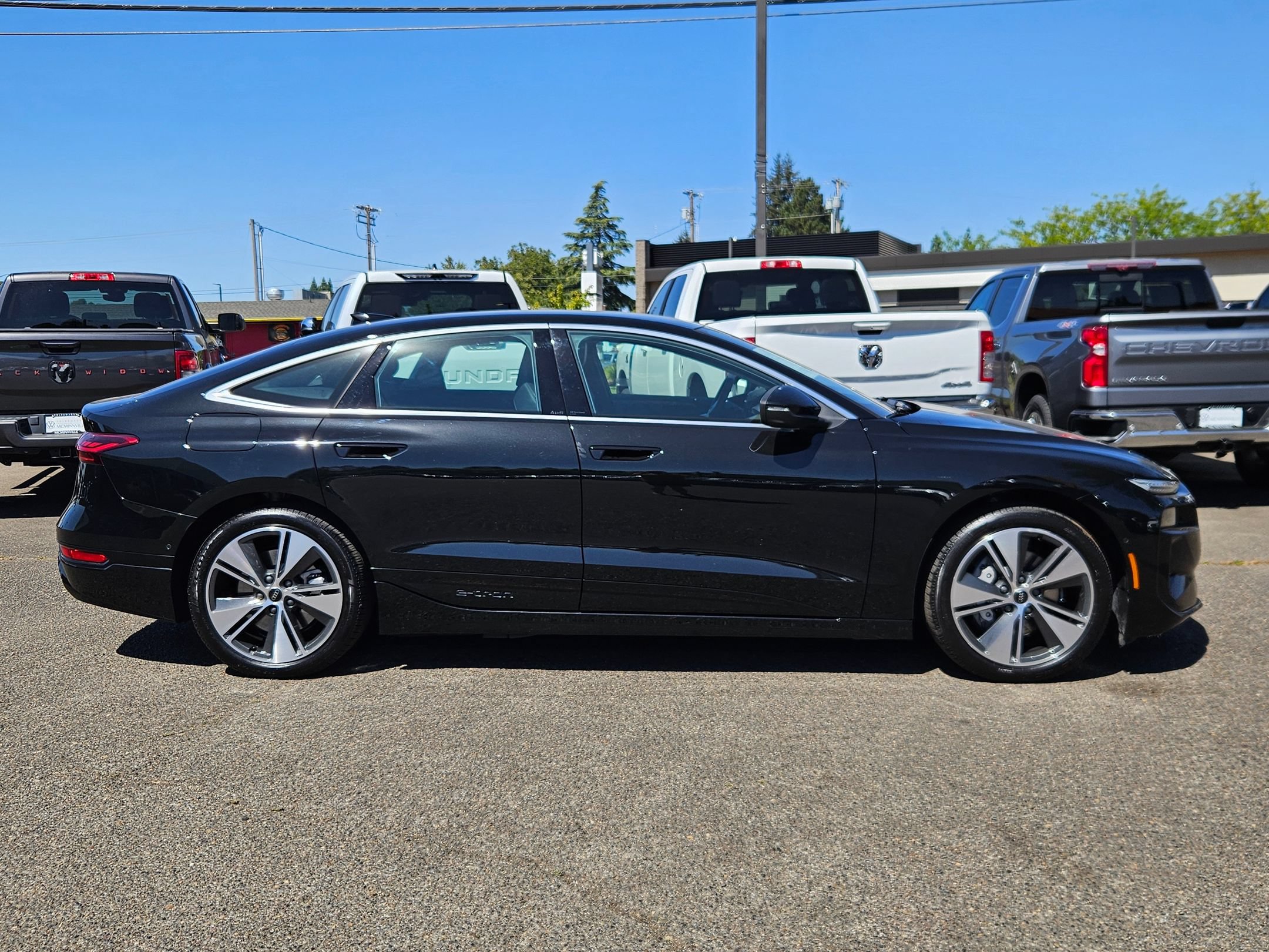 Used 2025 Audi A6 e-tron Premium Plus w/ Premium Plus RWD image 6
