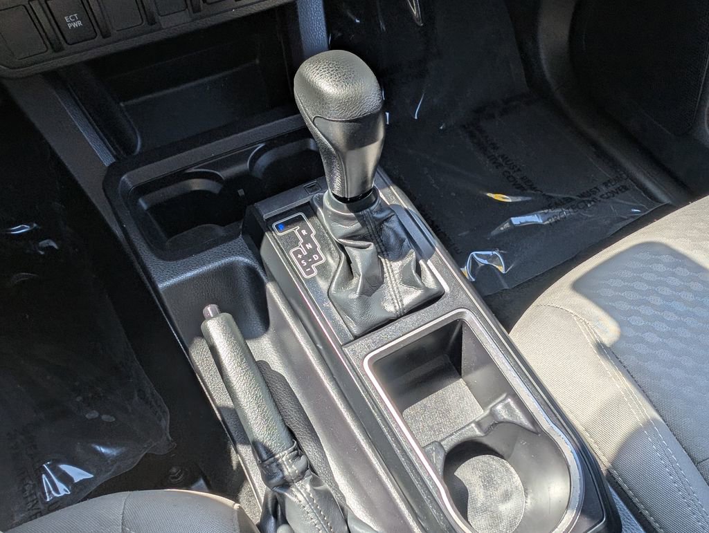 Used 2022 Toyota Tacoma SR AWD/4WD image 19