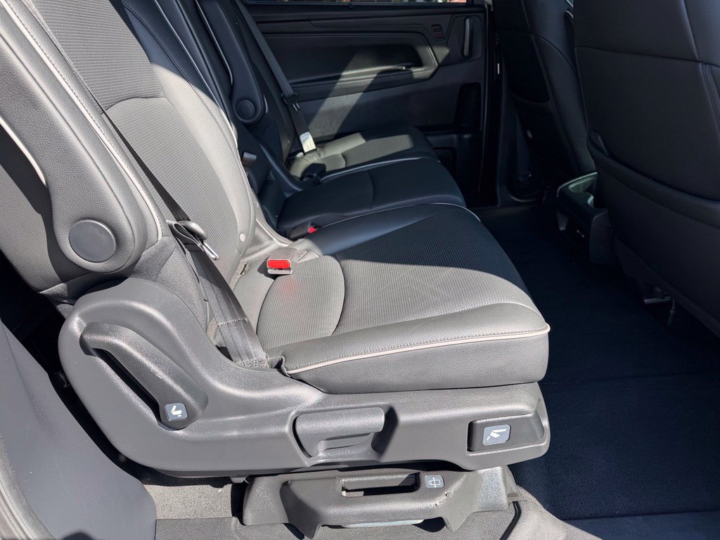 Certified 2025 Honda Odyssey Elite image 34