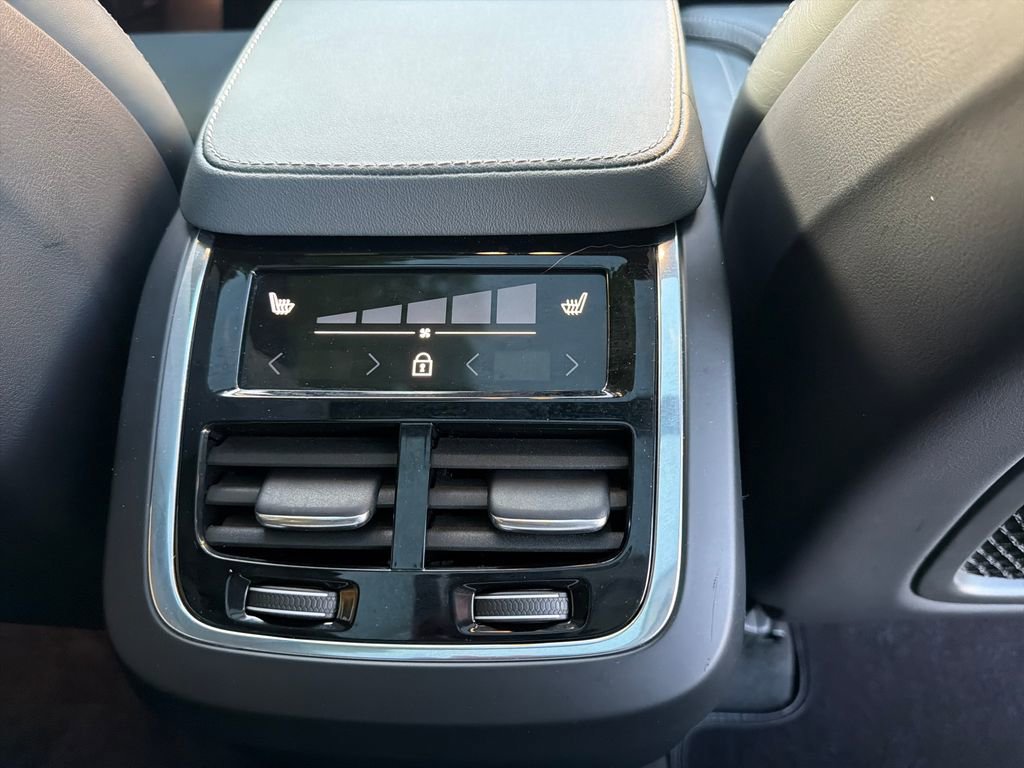 Used 2023 Volvo XC90 B6 Ultimate w/ Protection Package Premier AWD/4WD image 38