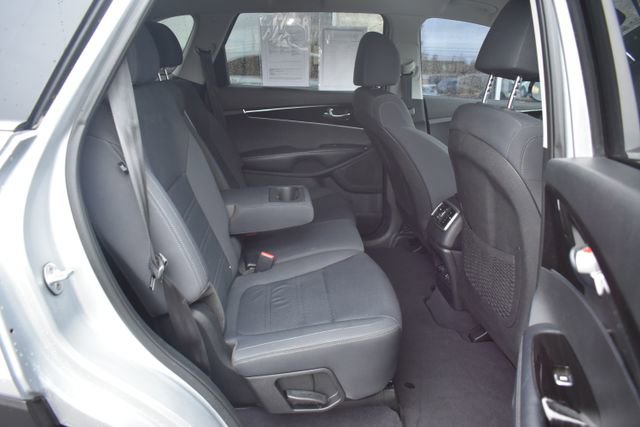 Used 2019 Kia Sorento LX image 36