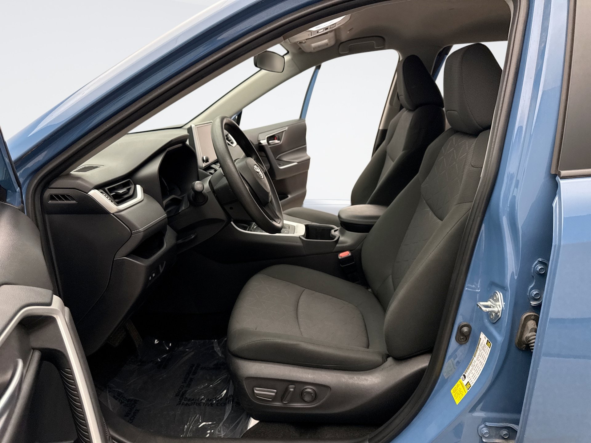 Used 2023 Toyota RAV4 AWD Hybrid image 11