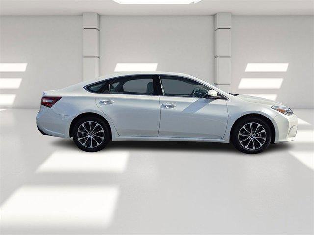 Used 2018 Toyota Avalon XLE Premium w/ All Weather Liner Package image 6