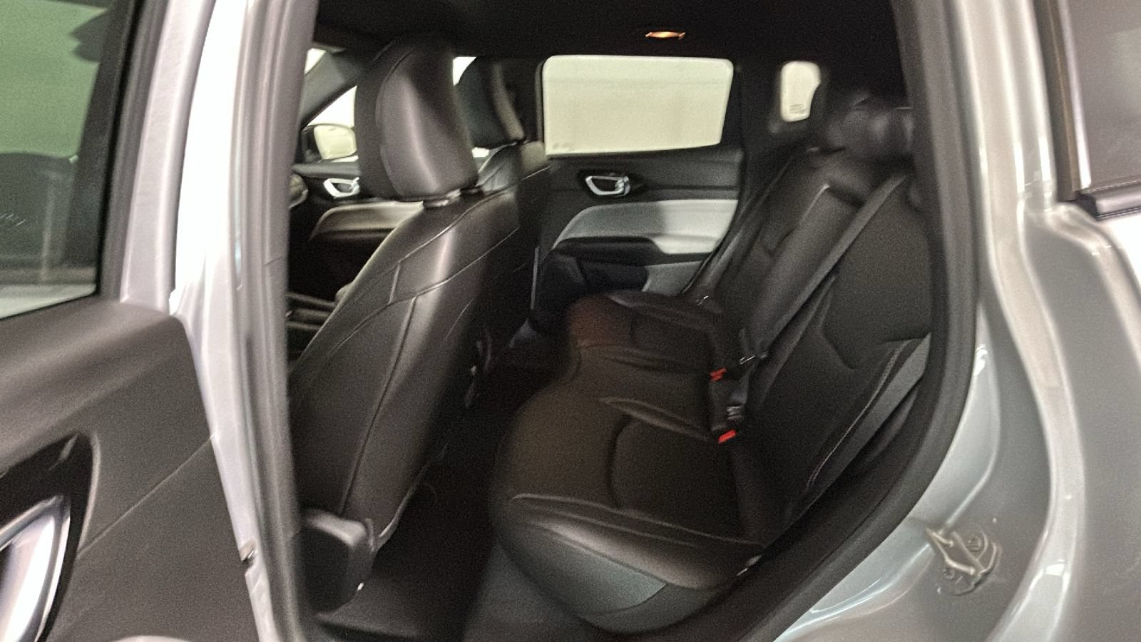 Used 2025 Jeep Compass Limited AWD/4WD image 28