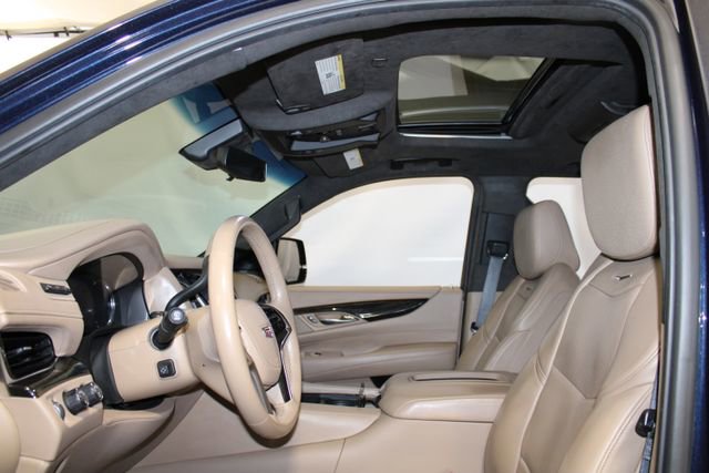 Used 2019 Cadillac Escalade Platinum AWD/4WD image 9