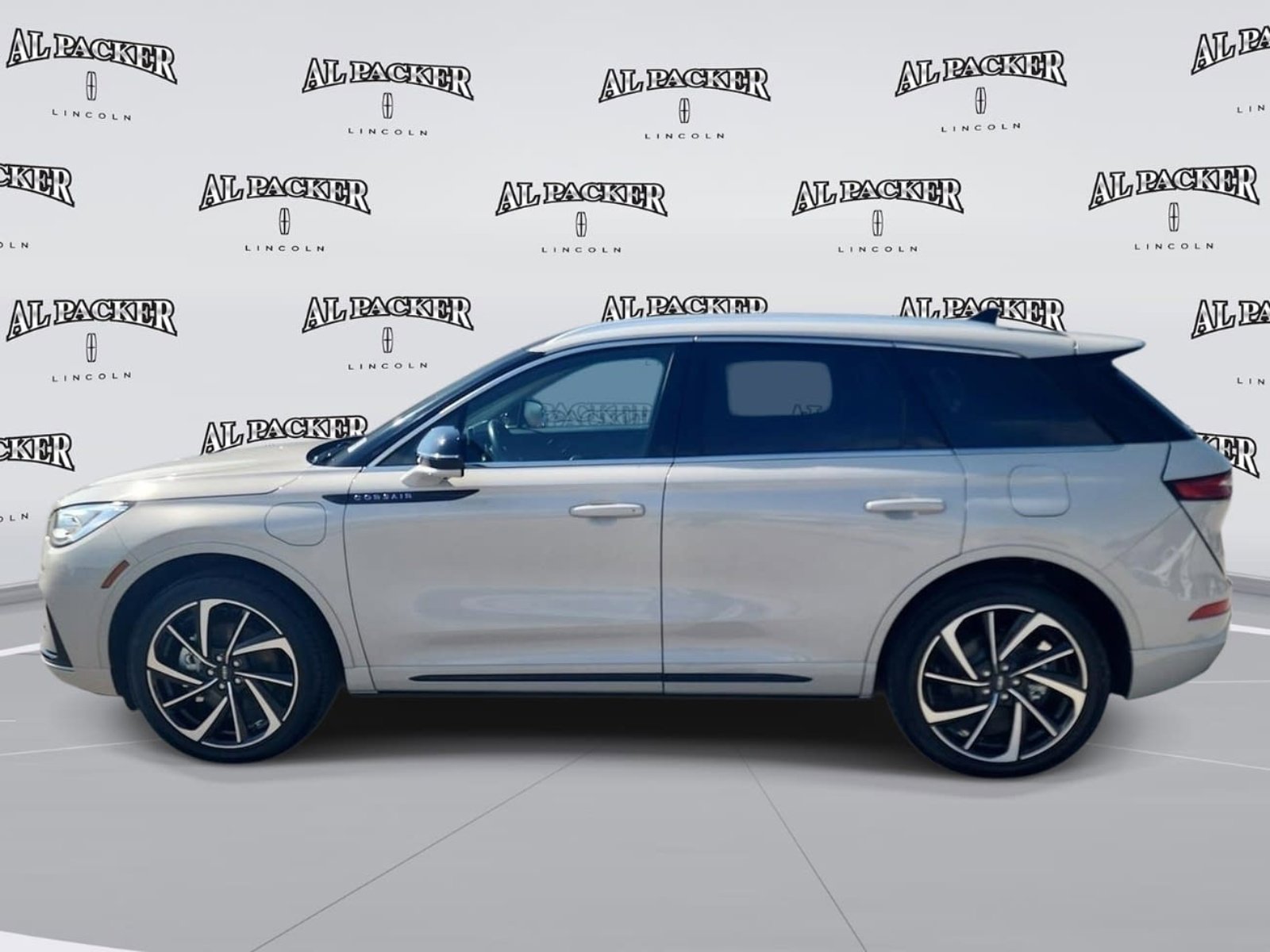 Certified 2024 Lincoln Corsair Grand Touring w/ Equipment Group 301A AWD/4WD image 2