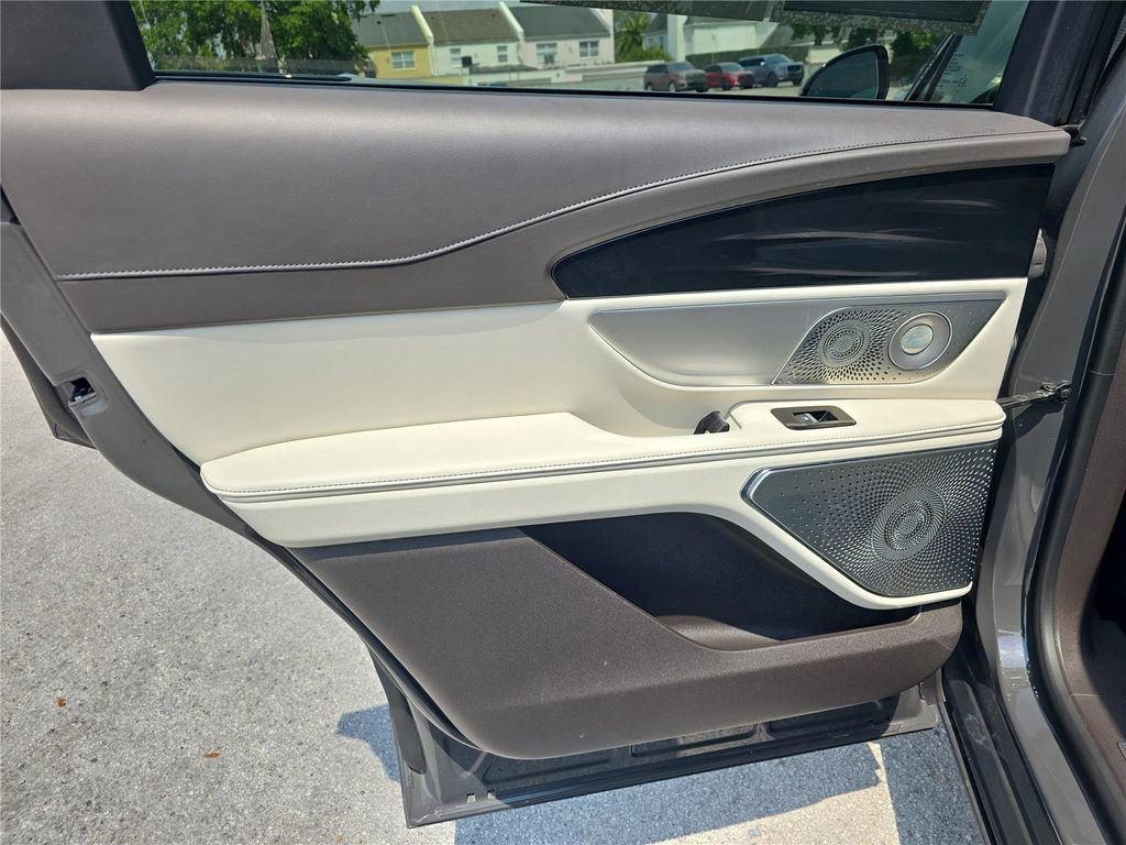 Certified 2024 Lincoln Nautilus Black Label AWD/4WD image 9