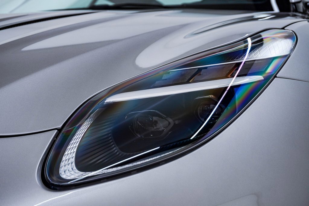 Used 2024 Aston Martin DB12 Coupe image 6