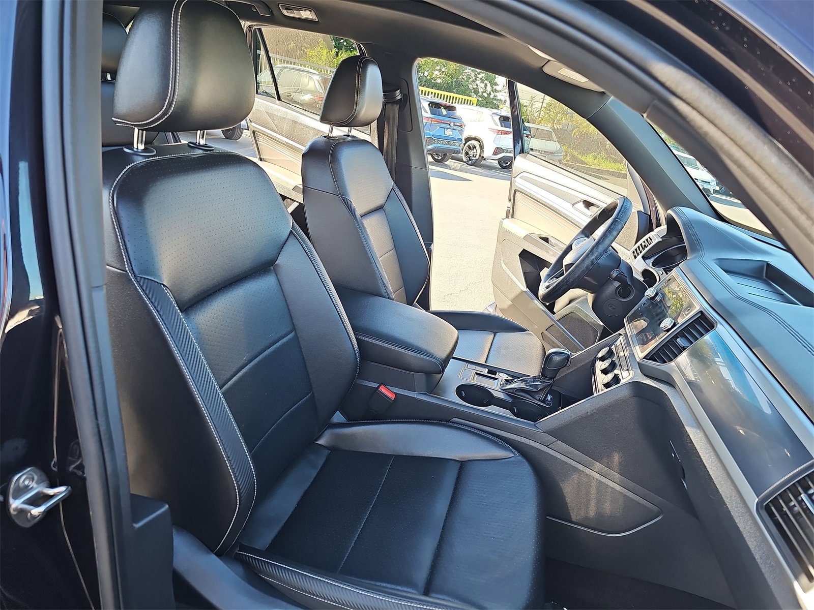 Used 2021 Volkswagen Atlas Cross Sport SE w/ Panoramic Sunroof Package image 10