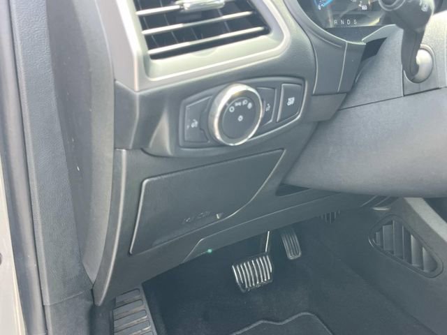 Used 2022 Ford Edge SE w/ Black Appearance Package image 29