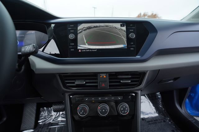 Used 2023 Volkswagen Taos SE w/ Panoramic Sunroof Package image 29