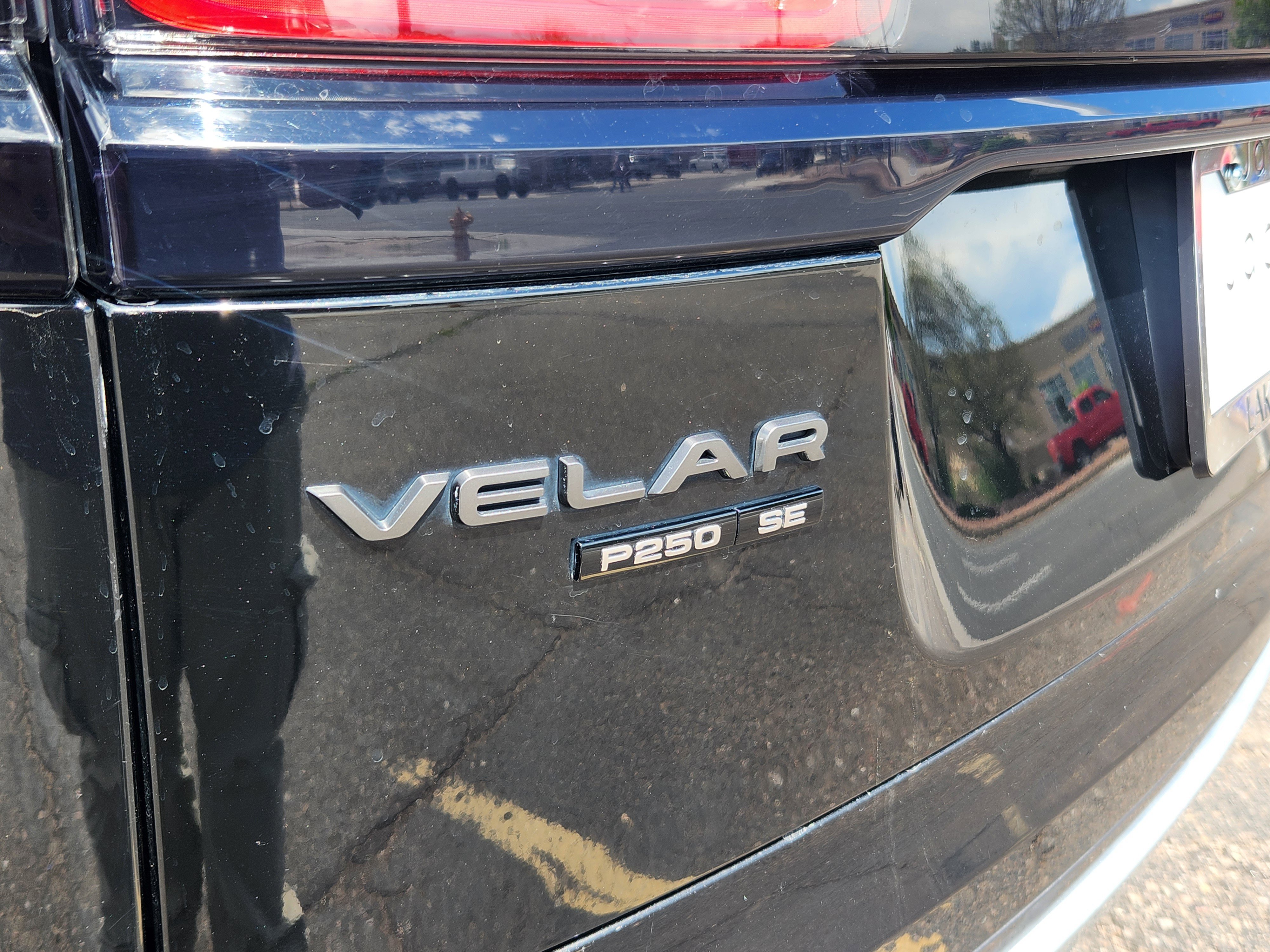 Used 2019 Land Rover Range Rover Velar R-Dynamic SE AWD/4WD image 24