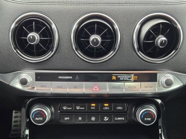 Used 2022 Kia Stinger GT-Line w/ Sun & Sound Package RWD image 18