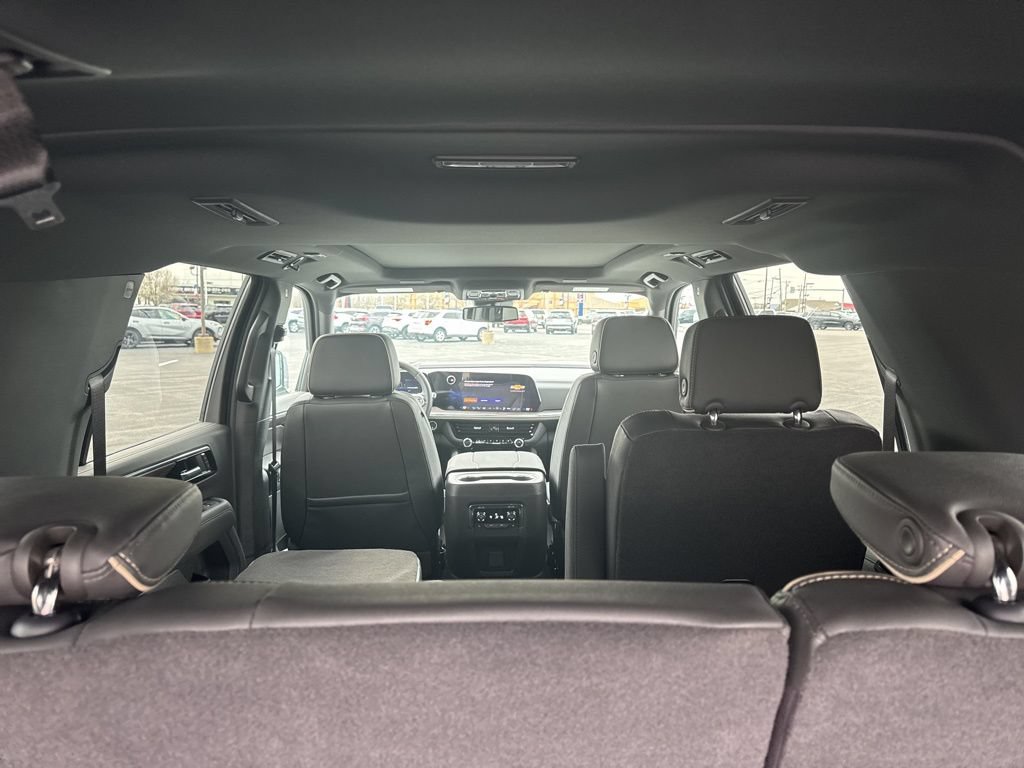 New 2026 Chevrolet Suburban Premier w/ Sun And Tow Package AWD/4WD image 17