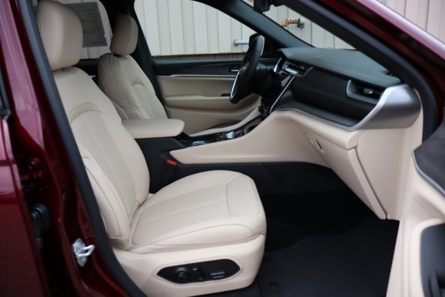 New 2025 Jeep Grand Cherokee Limited image 46