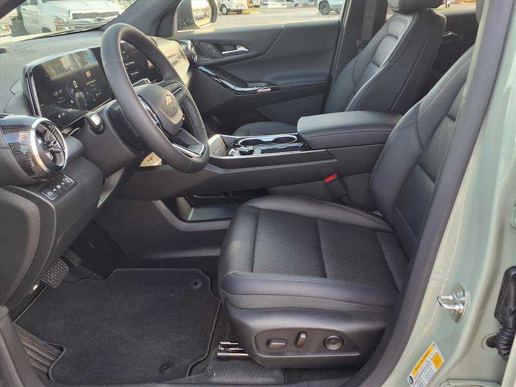 New 2026 Chevrolet Equinox LT w/ Convenience Package II image 6