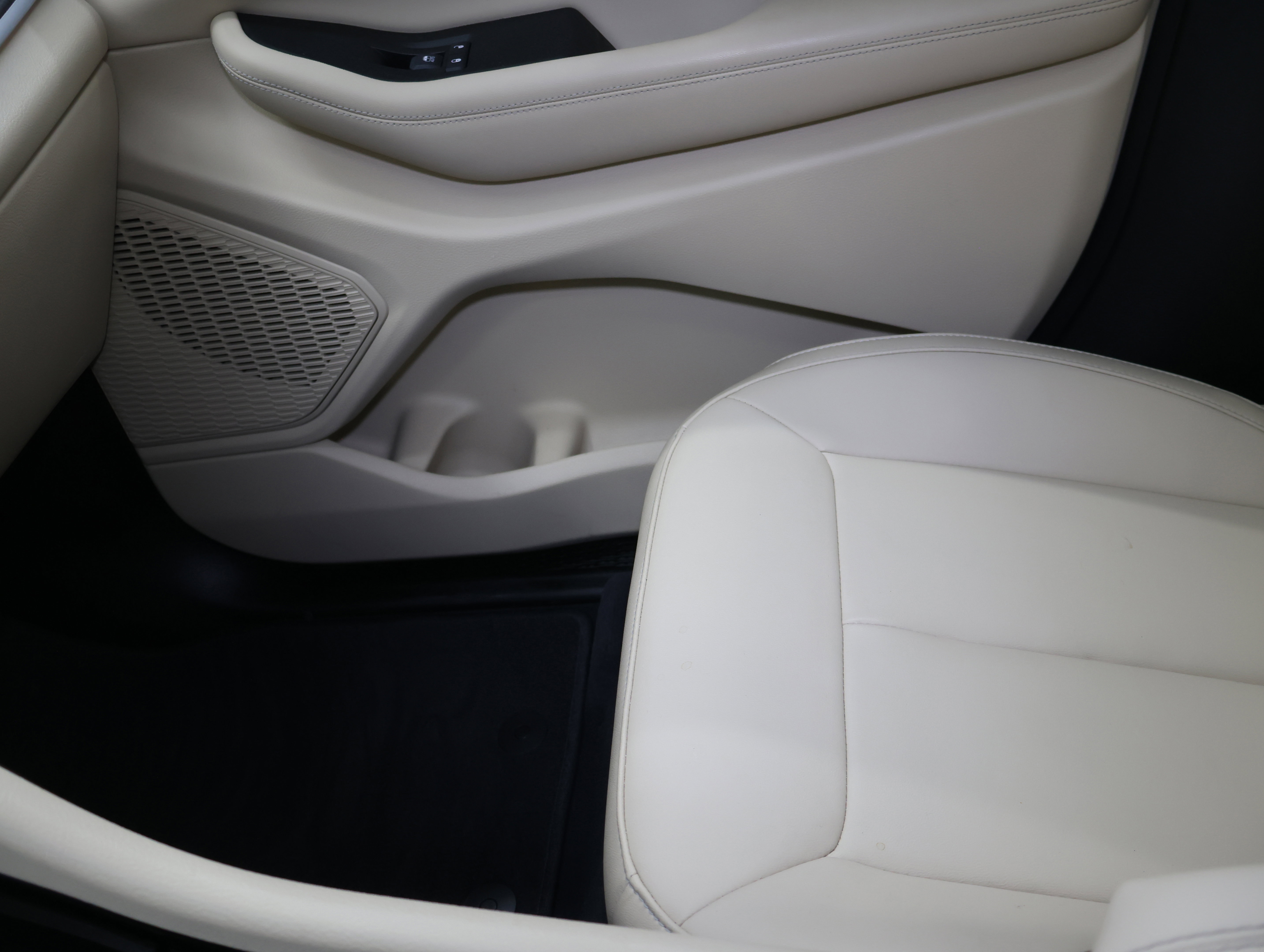 Used 2023 Jeep Grand Cherokee Limited image 14