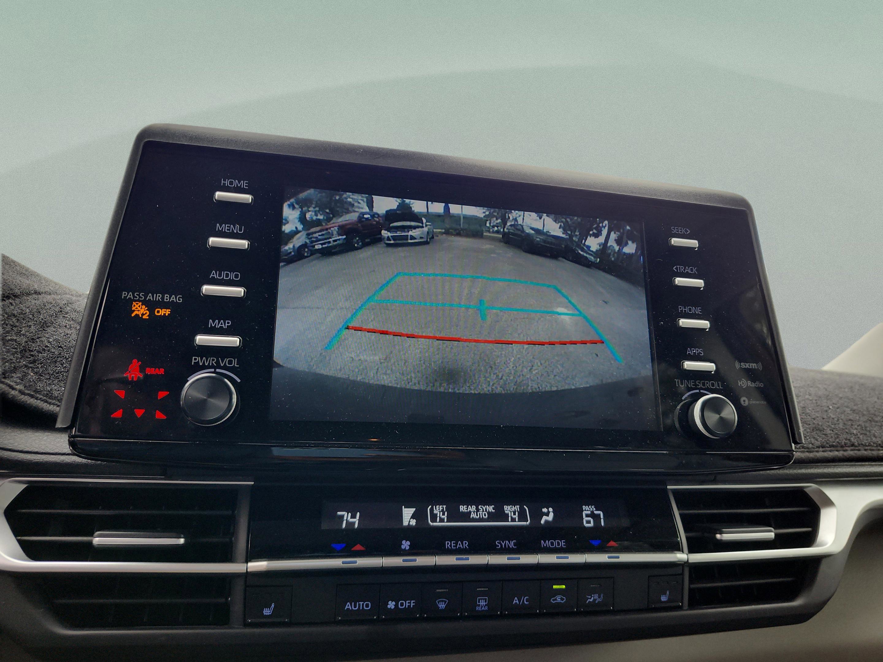 Used 2023 Toyota Sienna XLE image 28