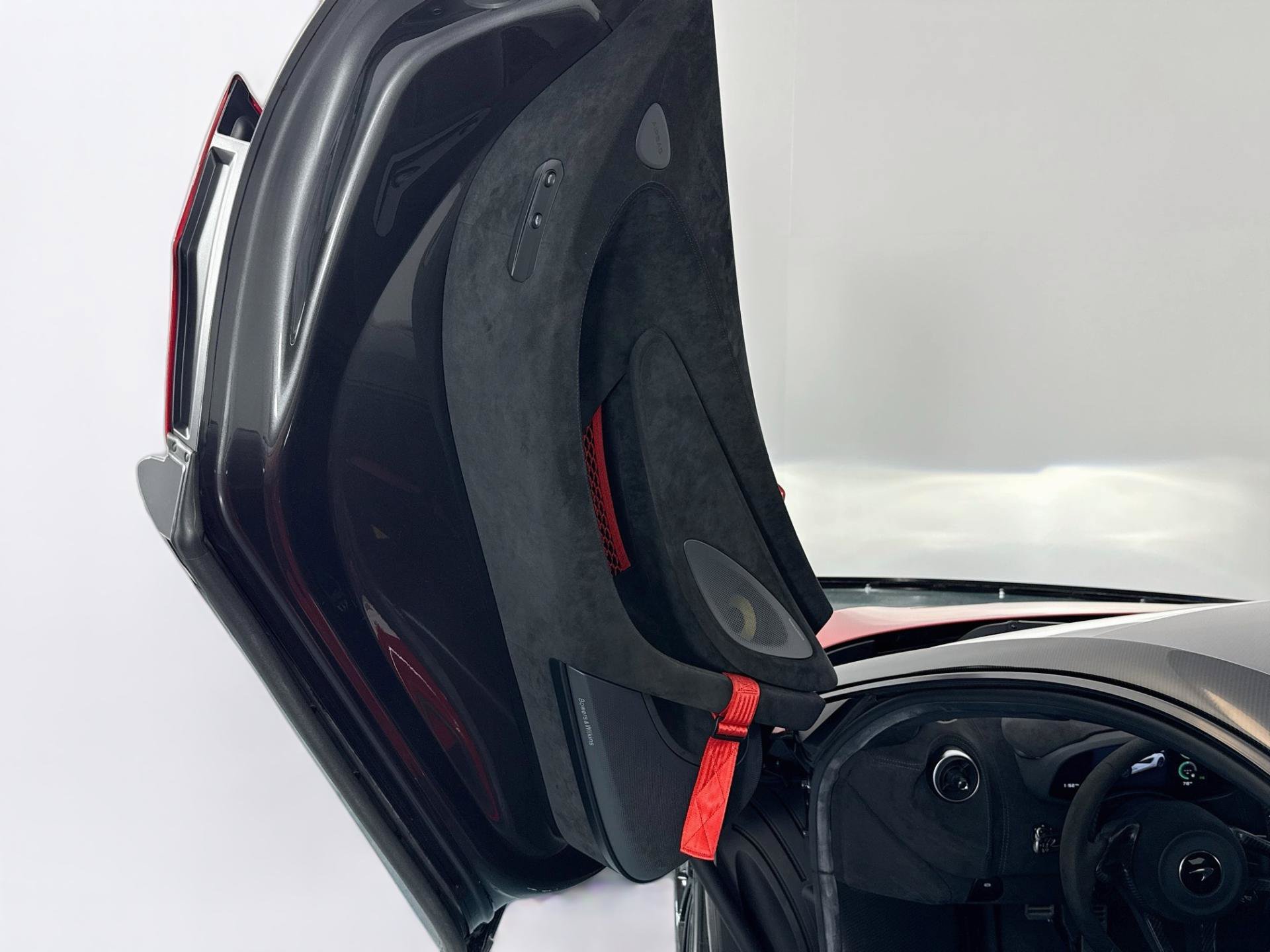 Used 2020 McLaren 620R RWD image 19