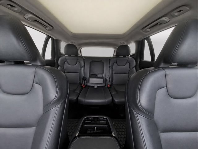 Used 2020 Volvo XC90 T5 Momentum AWD/4WD image 19