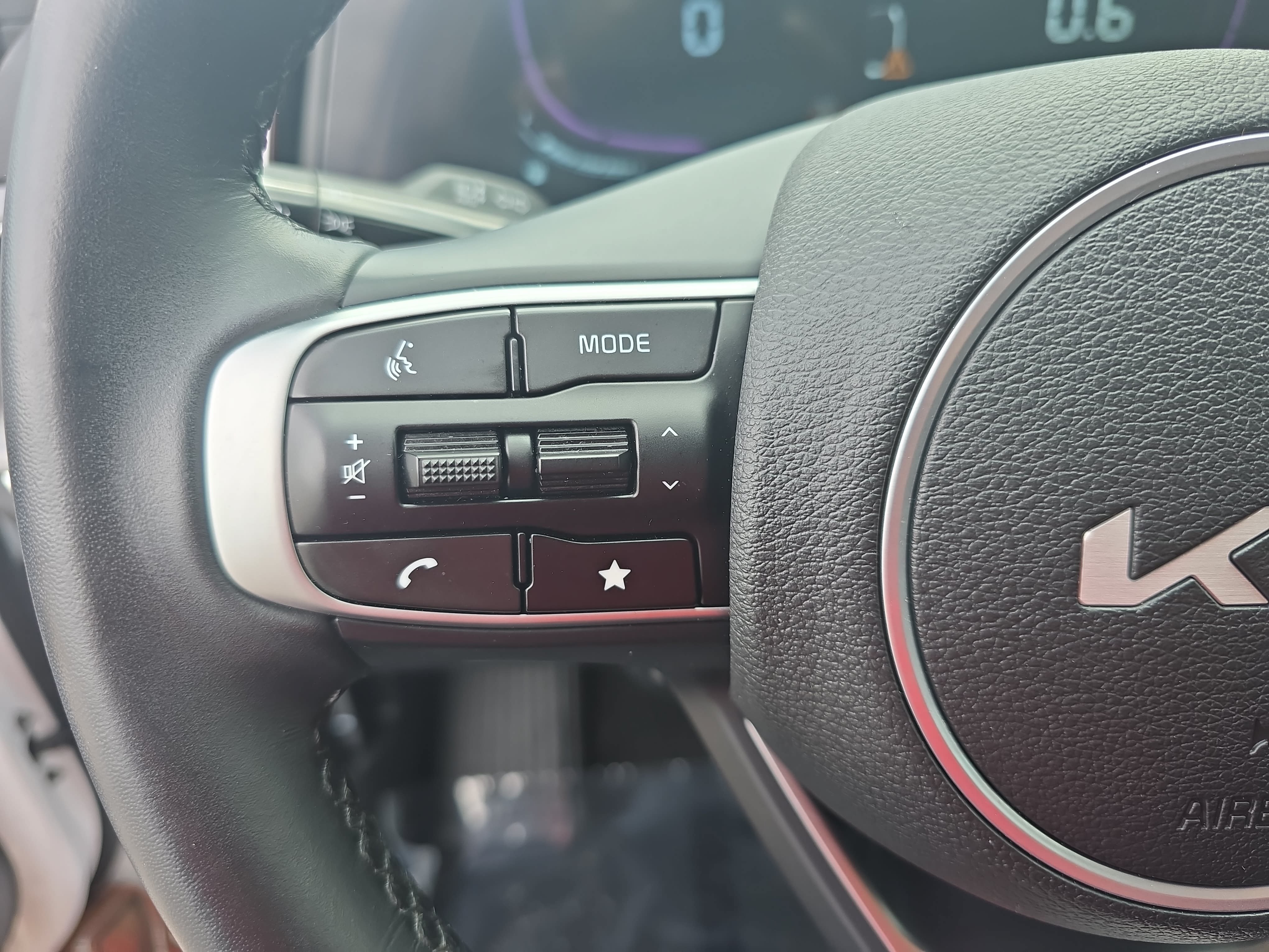 Used 2024 Kia Sportage EX AWD/4WD image 17