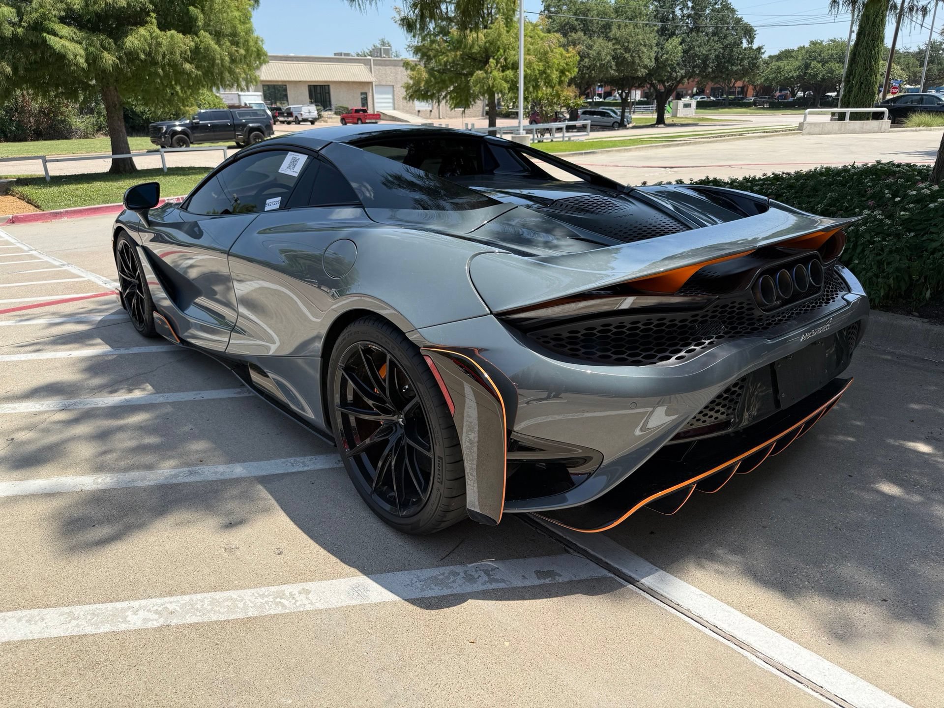 Used 2022 McLaren 765LT RWD image 3