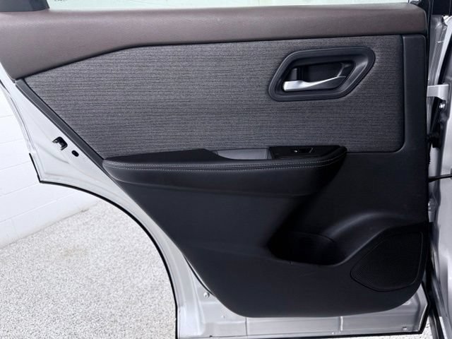 Used 2022 Nissan Rogue SV FWD image 23