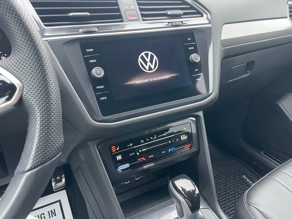 Used 2024 Volkswagen Tiguan SE R-Line image 14