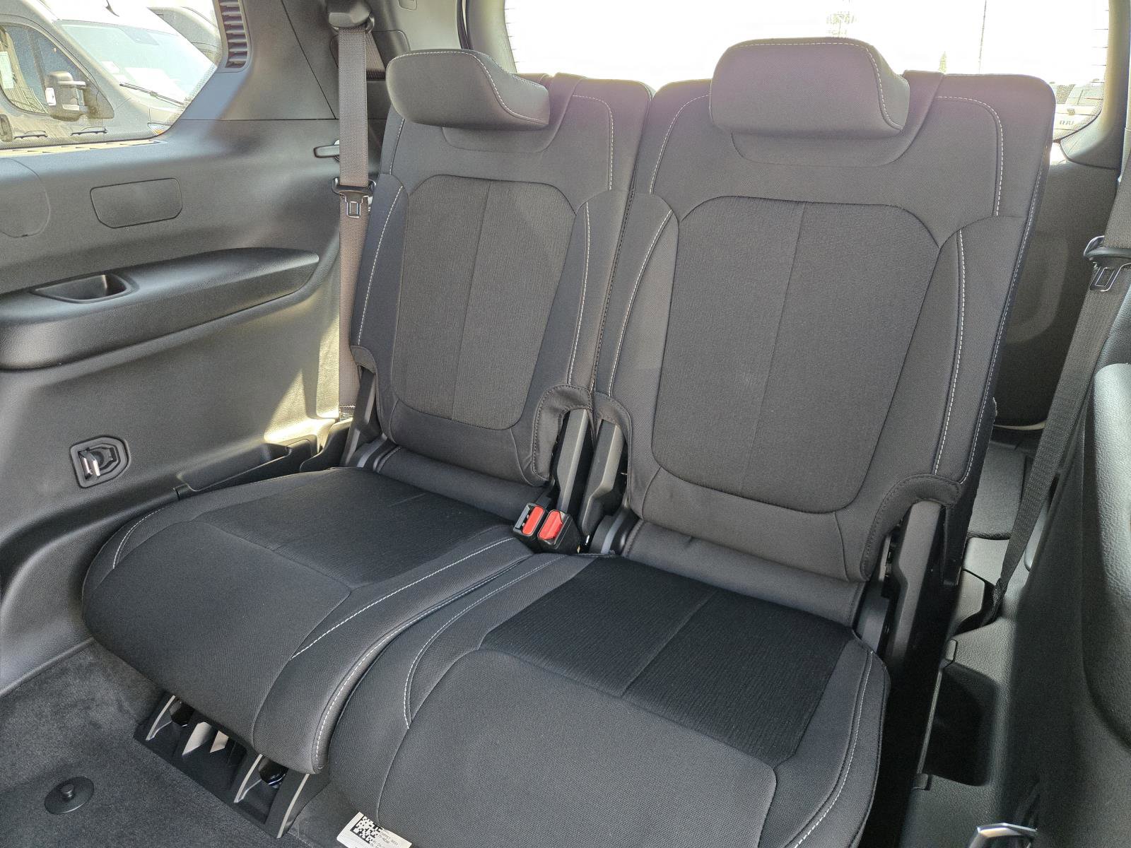 New 2026 Jeep Grand Cherokee L Laredo RWD image 28