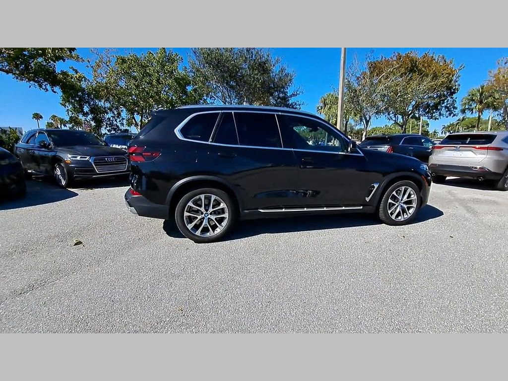 Used 2024 BMW X5 xDrive50e image 32