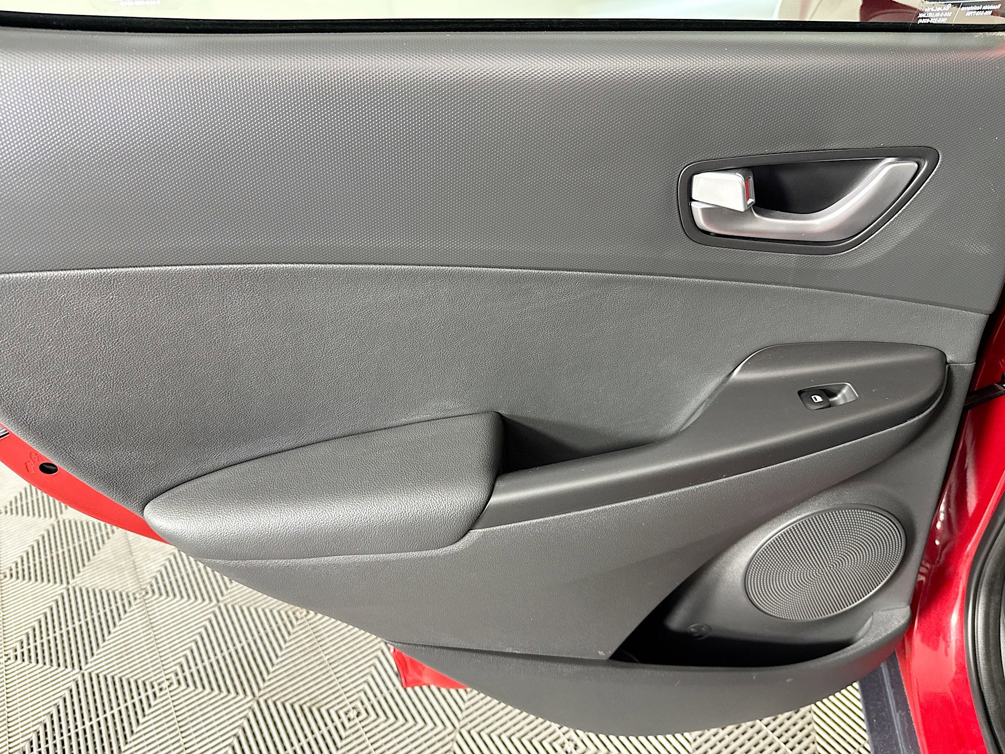 Used 2022 Hyundai Kona Limited image 25