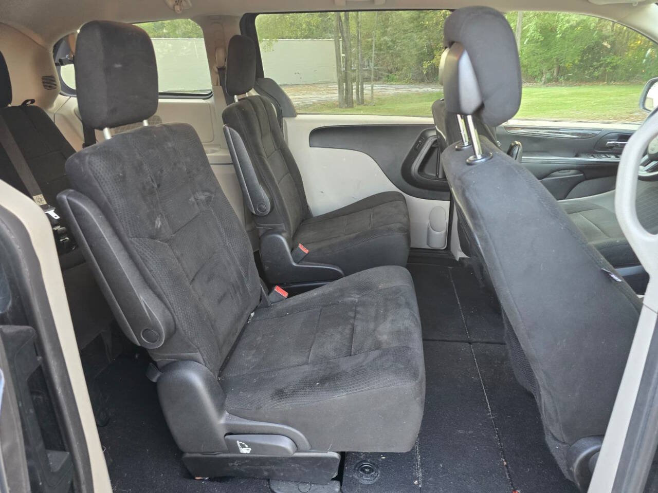 Used 2011 Dodge Grand Caravan Express w/ PWR Window Group FWD image 10