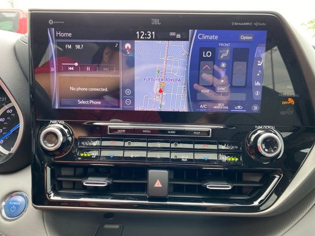 Certified 2022 Toyota Highlander Limited AWD/4WD image 8