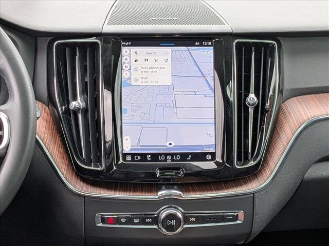 Used 2024 Volvo XC60 B5 Plus image 14